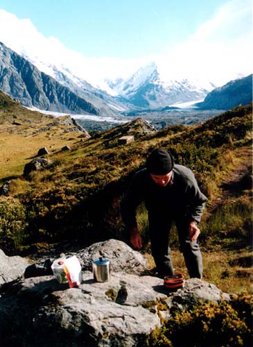 Breakfast_by_Tasman_Glacier